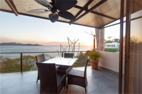 Flamingo New Studio Apartment at Ocean-View Villa
